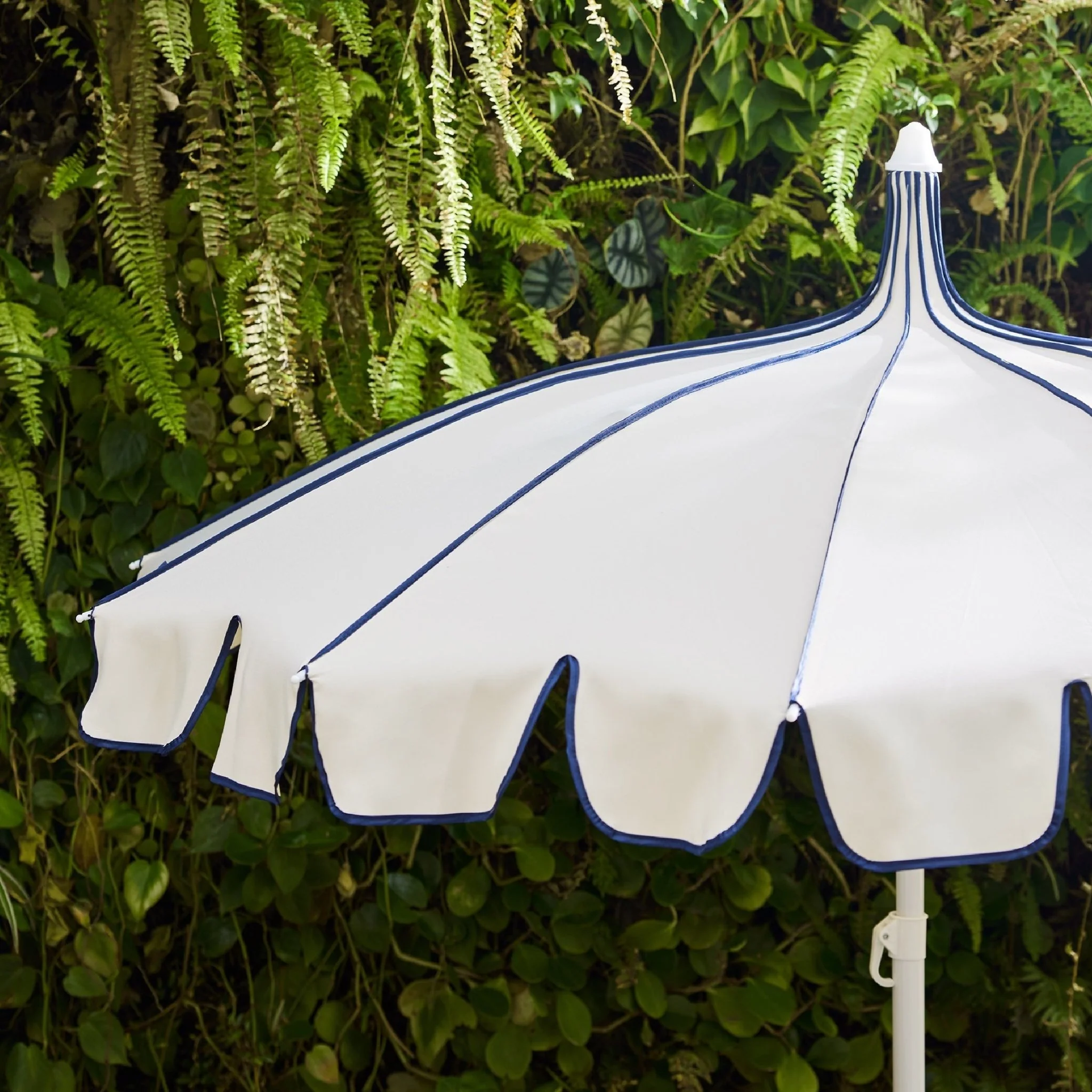 1.95m Cream/Blue Parasol with Adjustable Tilt - Image 5