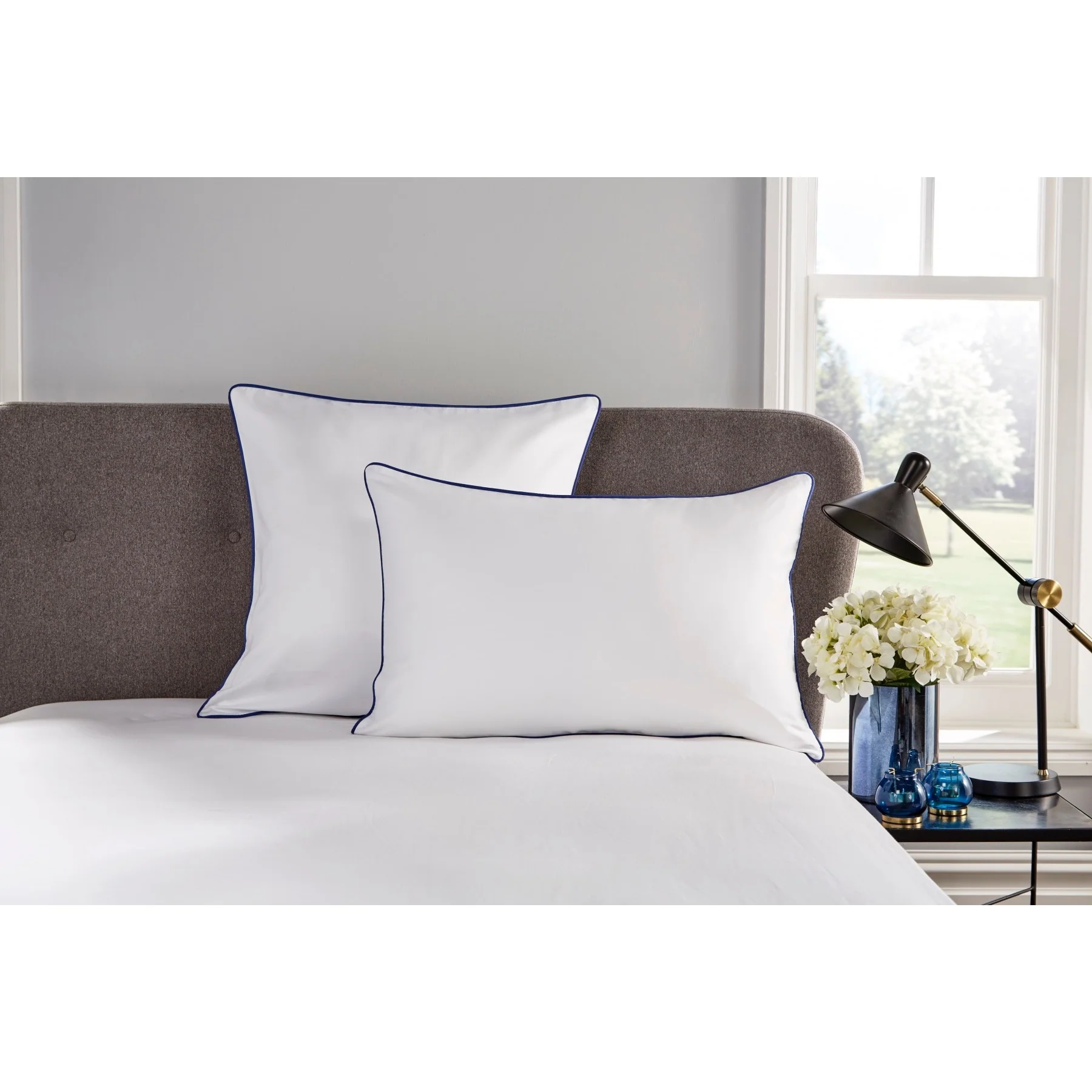 400 Thread Count Piped Navy Edge Duvet Set - Double - Image 2