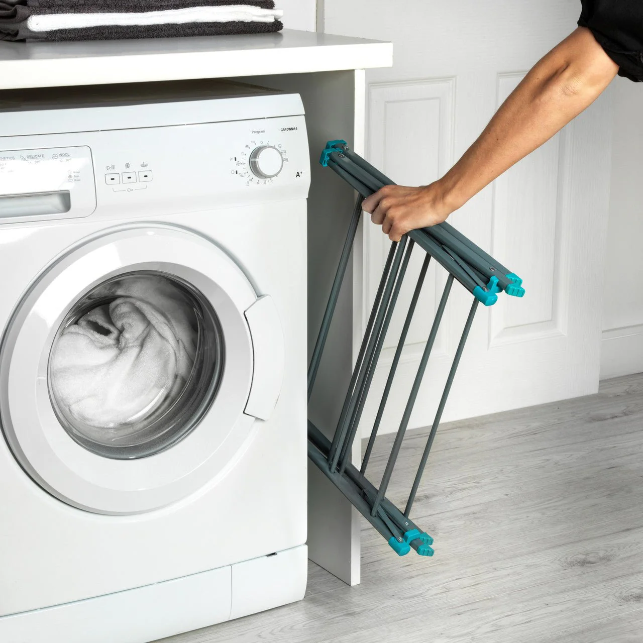 Beldray Compact Overdoor Clothes Airer - Image 6