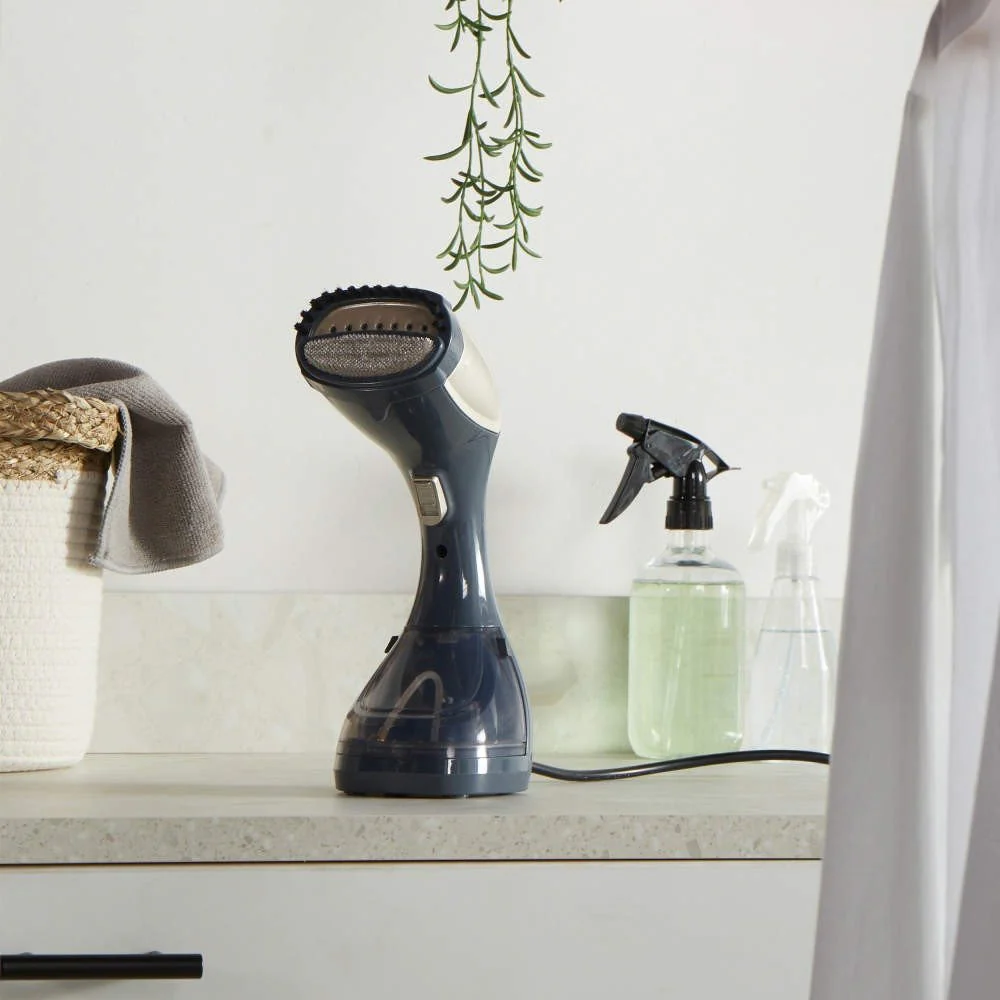 Beldray Titanium Handheld Garment Steamer - Image 3
