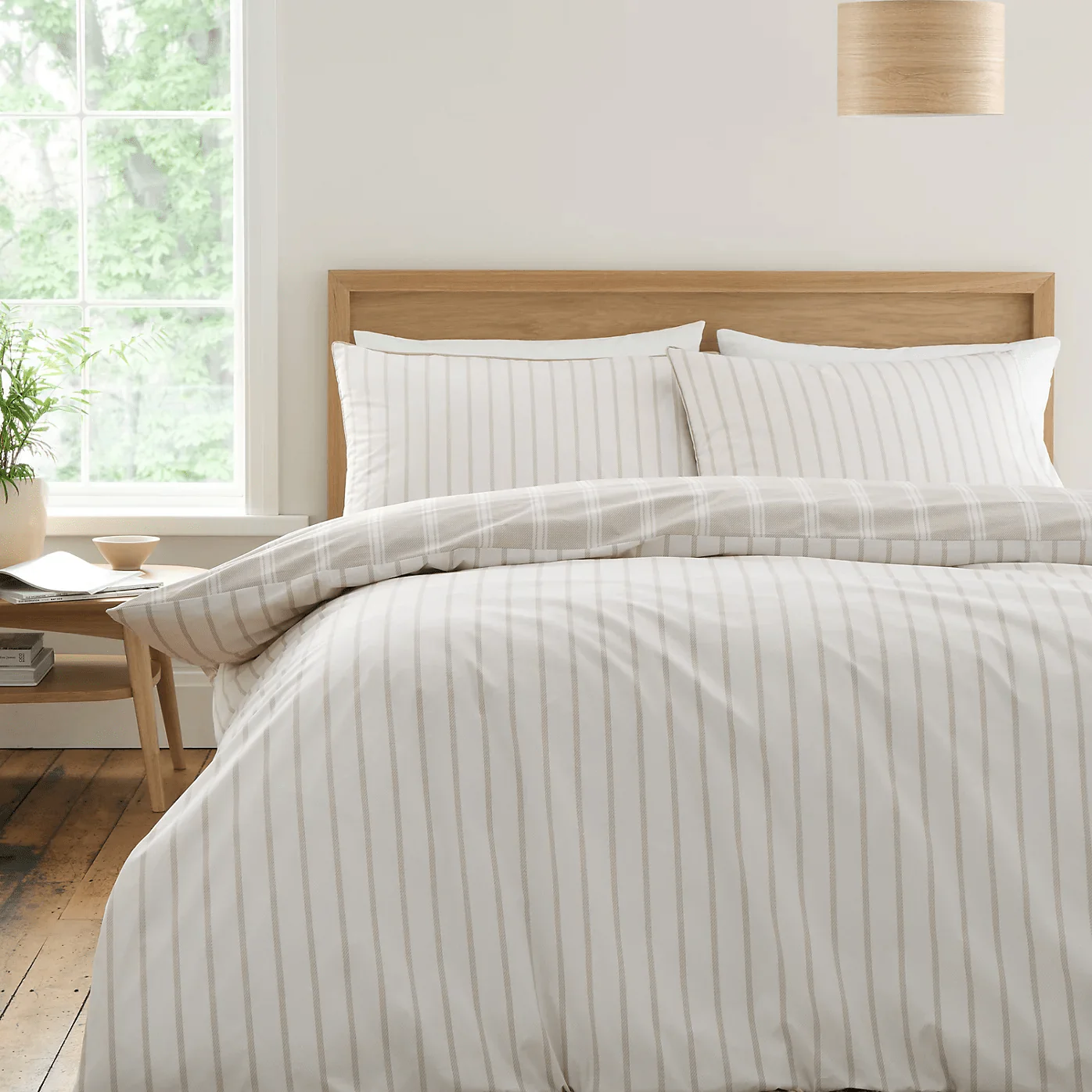 Bianca 200 Thread Count Ashford Stripe Natural Duvet Set - Superking - Image 2