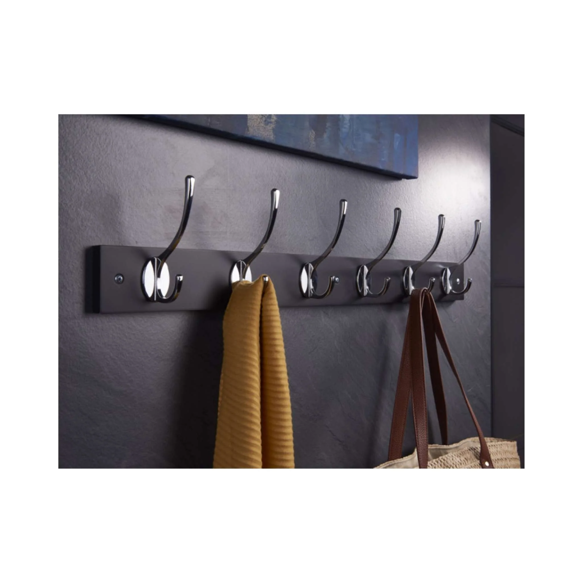 Black Bloc & Chrome Hookrail (W 685 × H 65 mm)