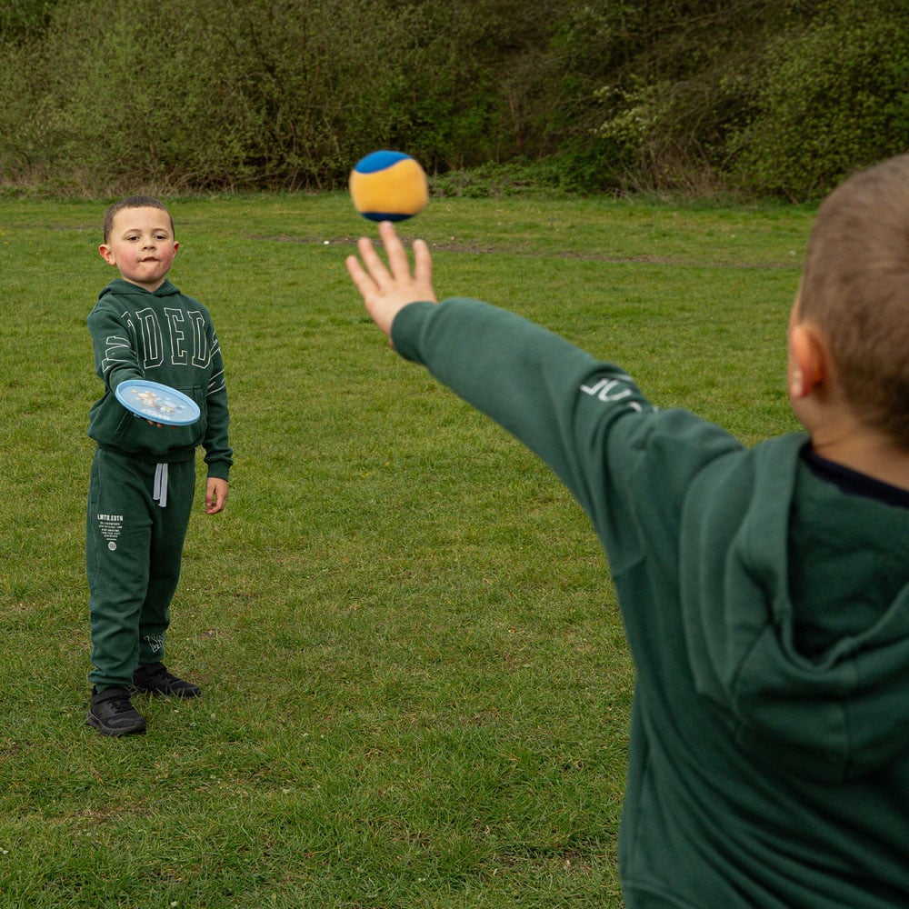 Bluey 4in1 Bumper Box Garden Games - Image 9