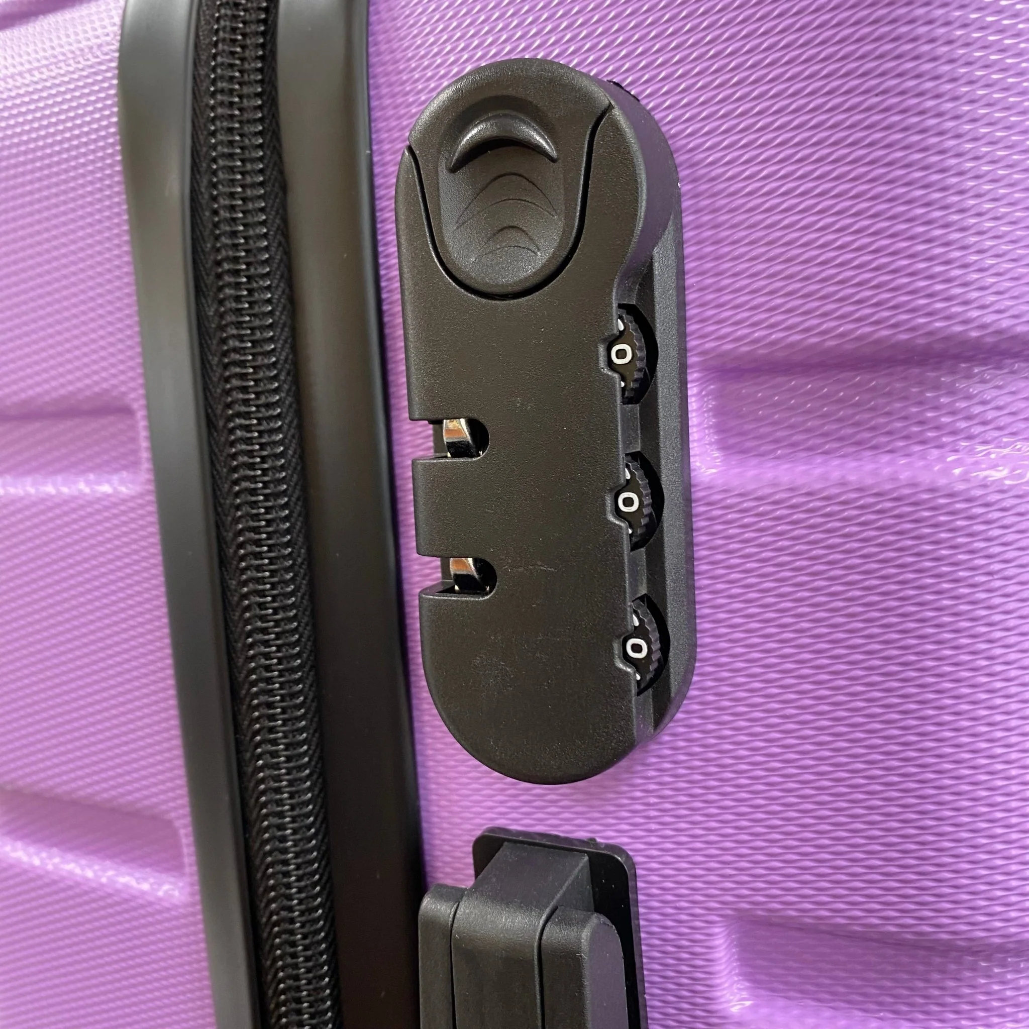 BordLite Cabin-sized Carry-On Suitcase Lilac - Image 2