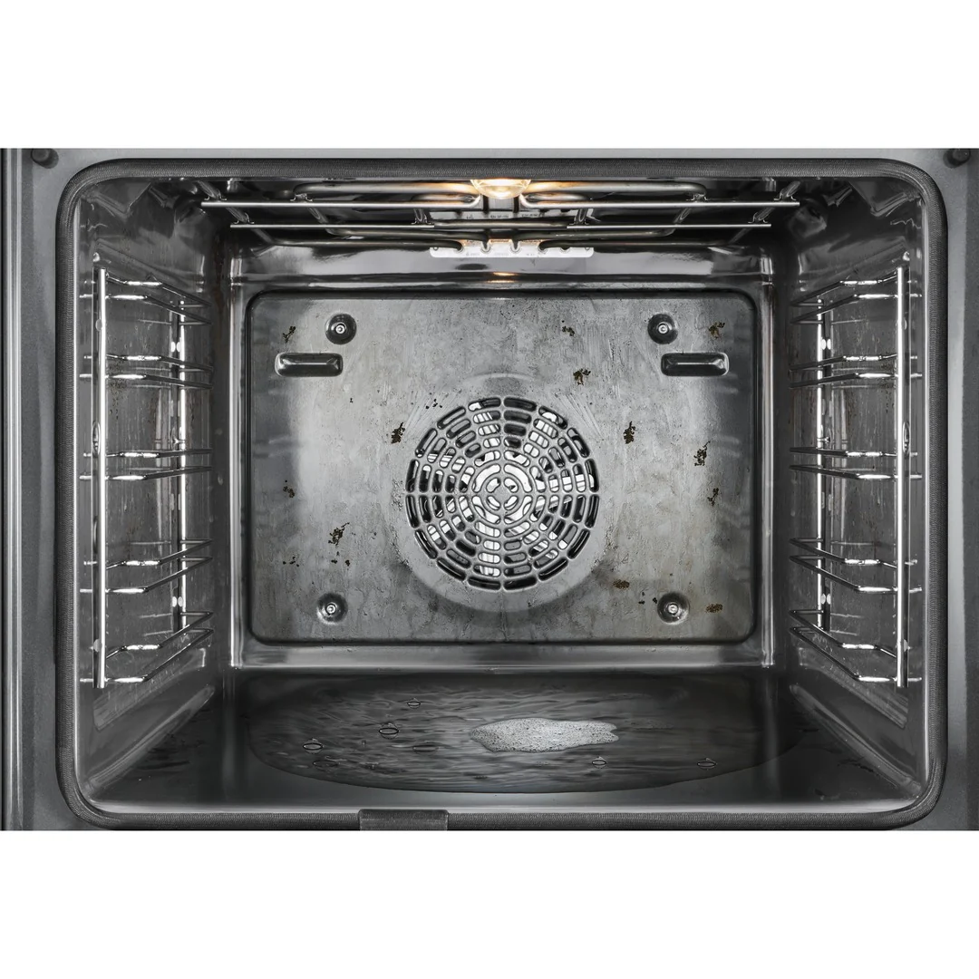 Bosch Series 4 Built-in oven with added steam function 60 x 60 cm Black | HQA534BB3B - Image 3