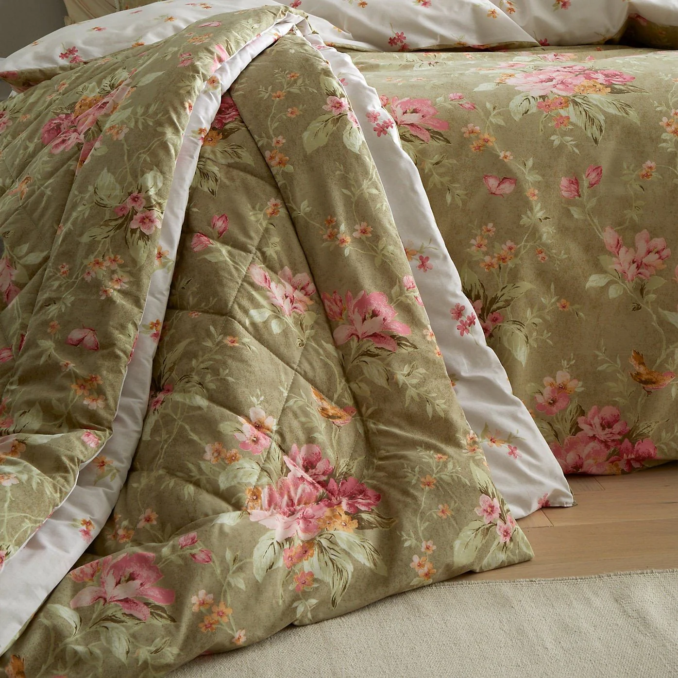 Bridgerton by Catherine Lansfield – Penelope Floral Bedspread Throw - Image 2