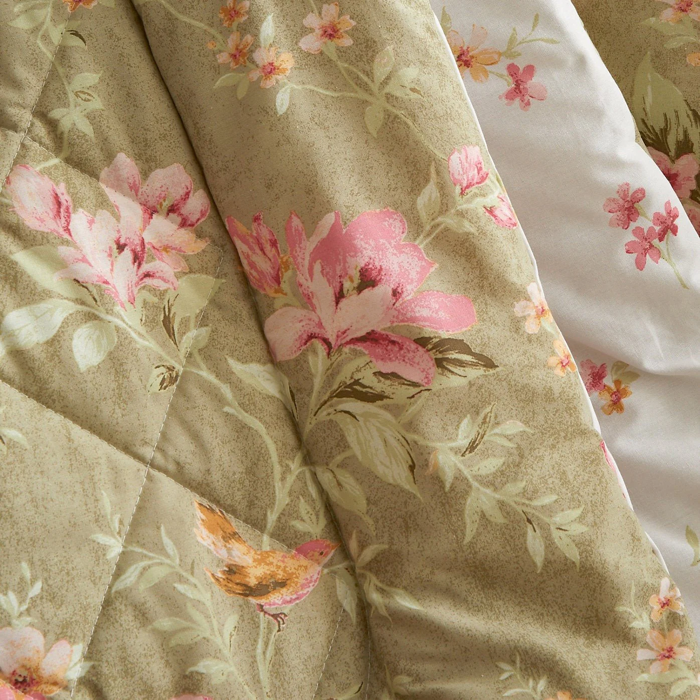 Bridgerton by Catherine Lansfield – Penelope Floral Bedspread Throw - Image 3