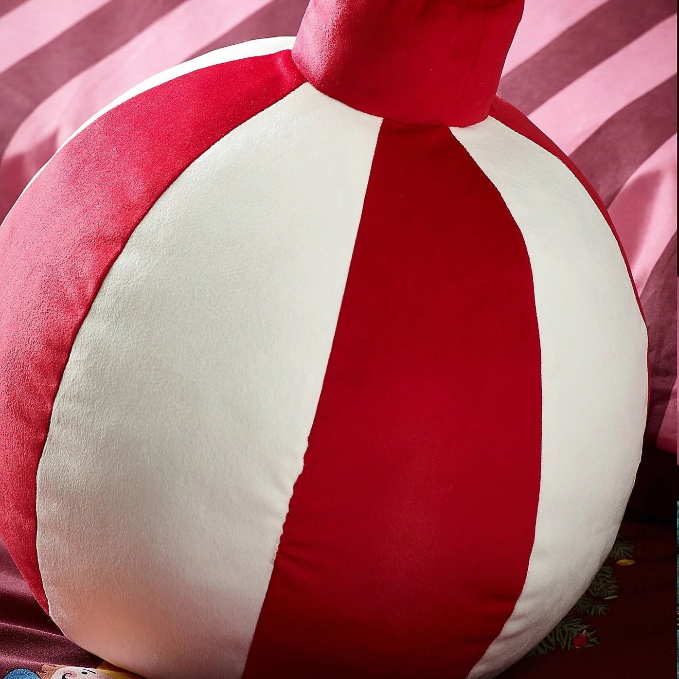 Catherine Lansfield Christmas Bauble 3D Shaped Cushion – White / Red (30x25cm) - Image 2