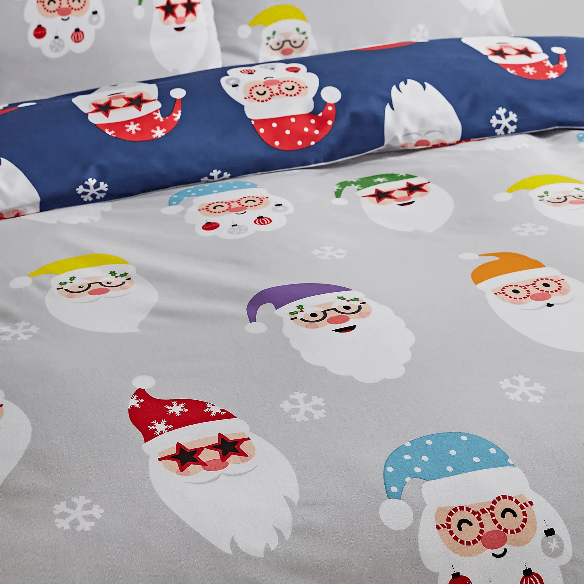 Catherine Lansfield Christmas Santa Spec-Tacular Reversible Duvet Cover Set Single - Image 3