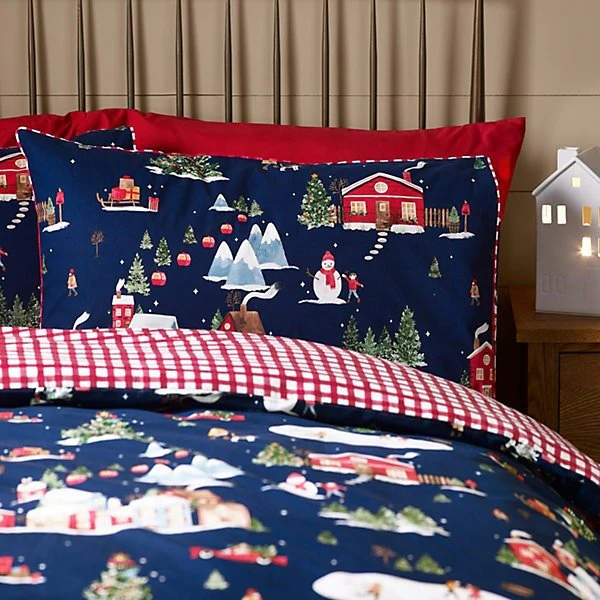Catherine Lansfield Christmas Ski Village Reversible Duvet Cover Set – Navy Blue (Double) - Image 3