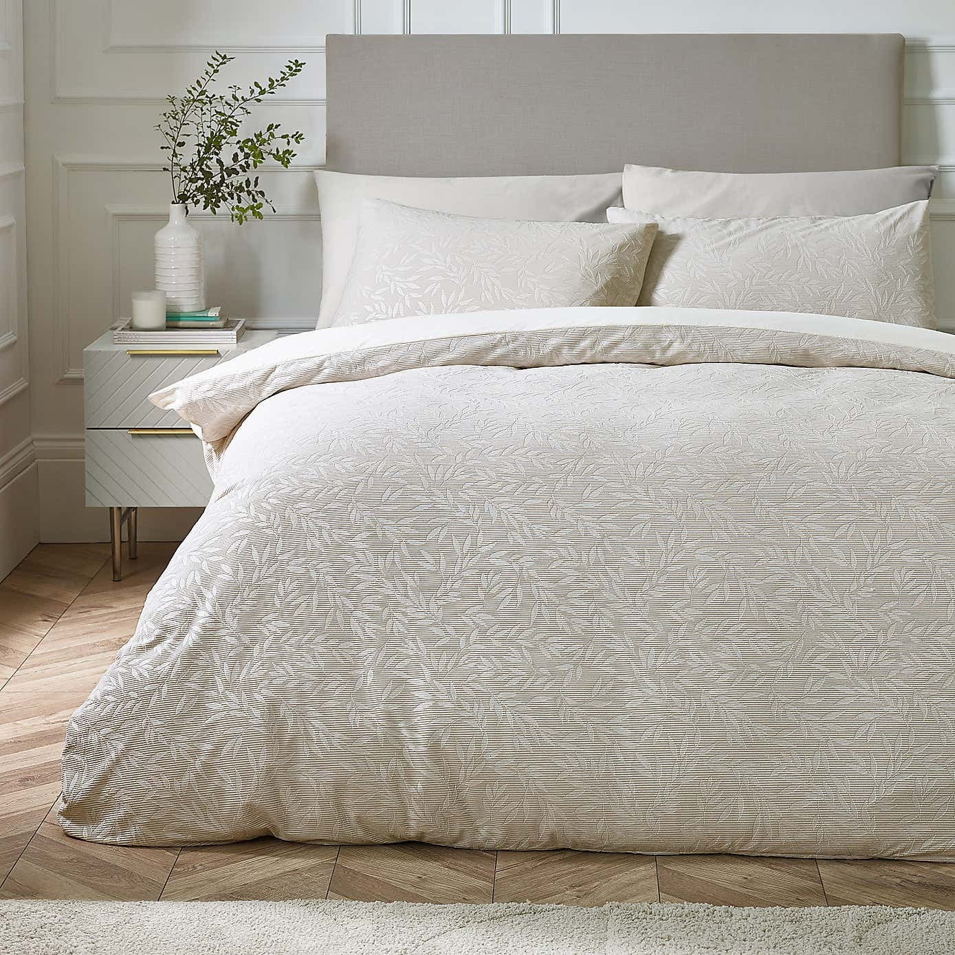 Catherine Lansfield Corded Leaves Champagne Duvet Cover Set – King