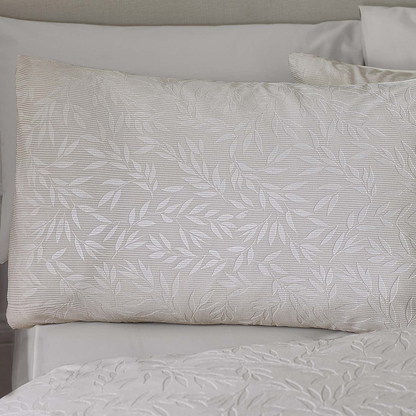 Catherine Lansfield Corded Leaves Champagne Duvet Cover Set – Super King - Image 2