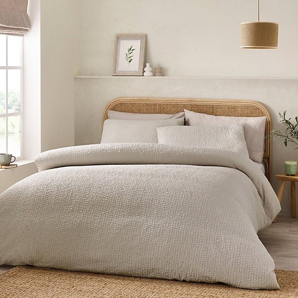 Catherine Lansfield Crinkle Seersucker Duvet Cover Set – King