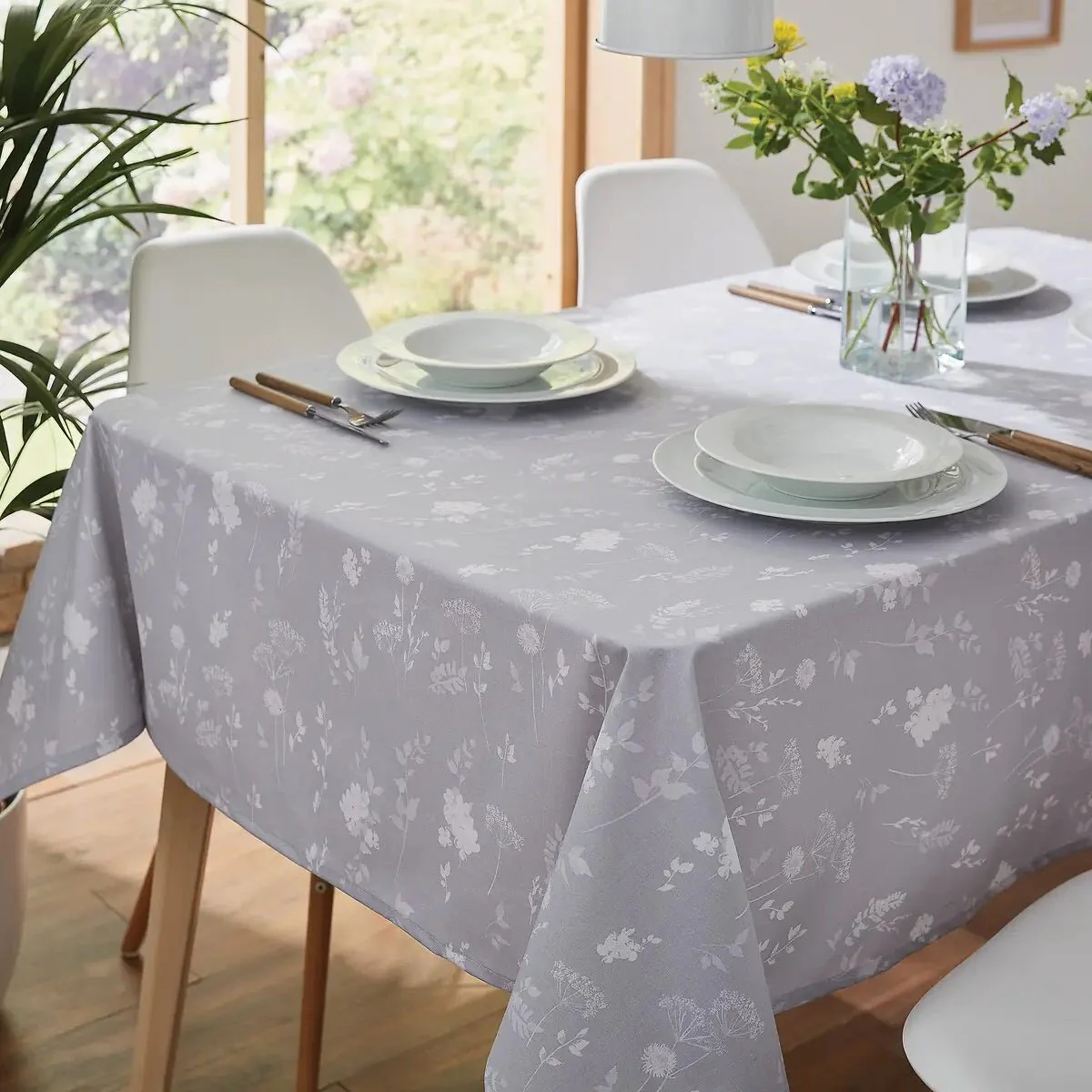 Catherine Lansfield Meadowsweet Floral 137 x 229cm Tablecloth White/Grey - Image 3