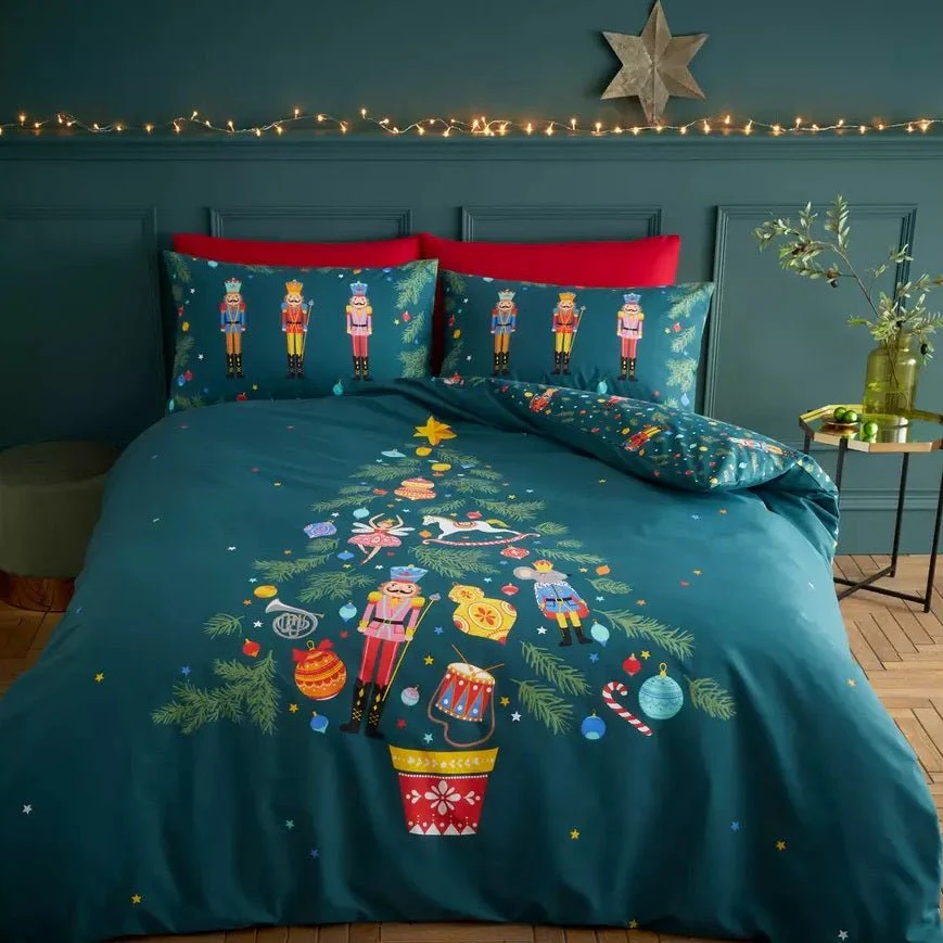 Catherine Lansfield Nutcracker Green Duvet Set - Kingsize