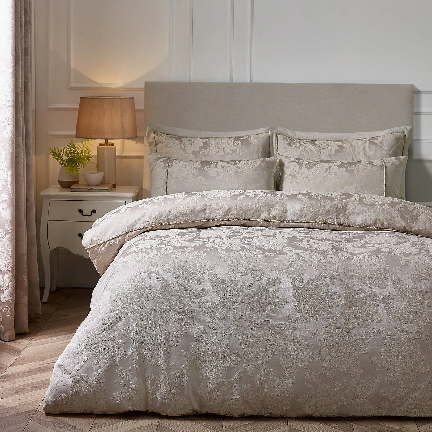 Catherine Lansfield Opulent Jacquard Duvet Set Champagne Gold - Double