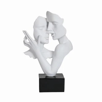 Couple Sculpture White 25 x 38cm - Image 2