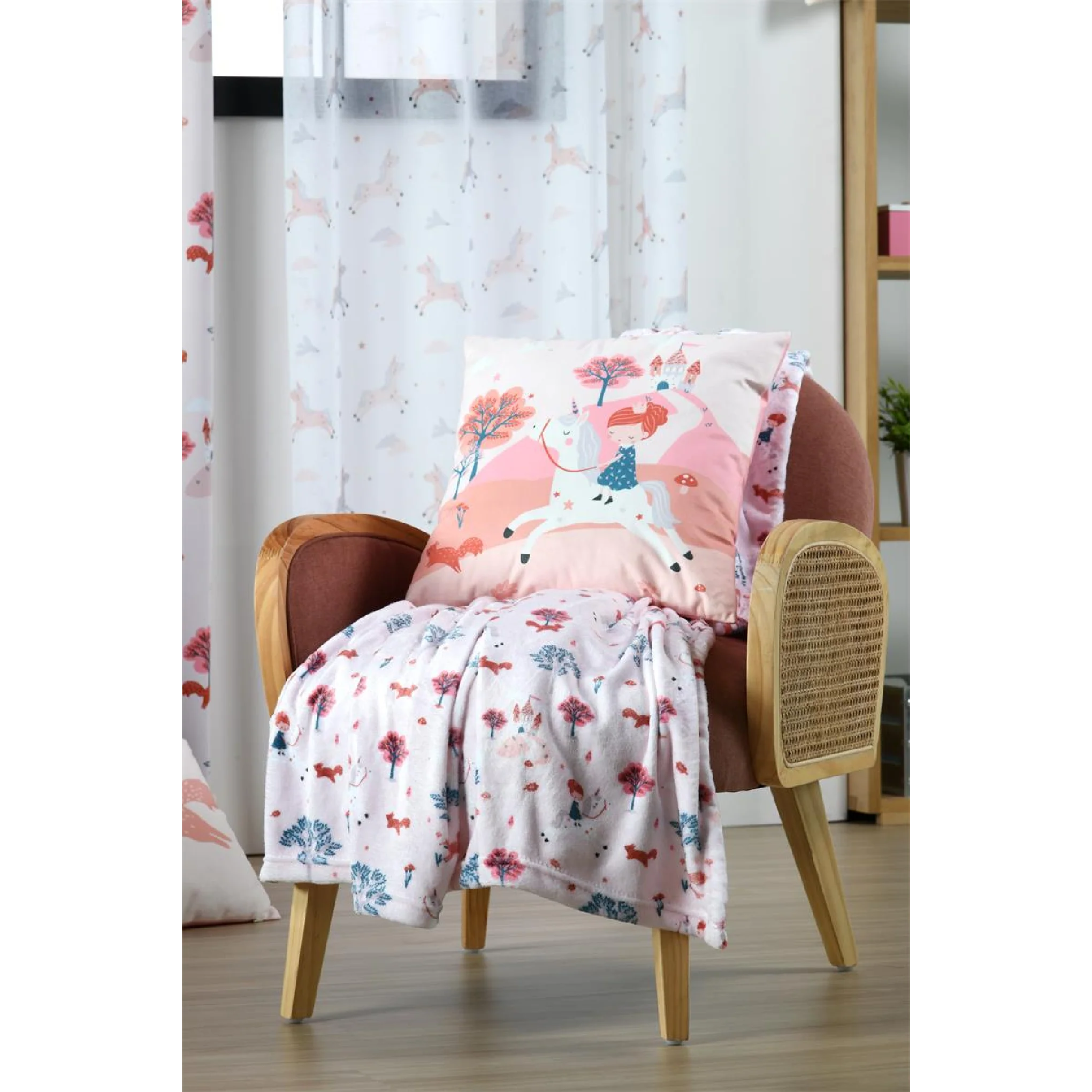 Cyrielle Throw Pink 130 x 160cm - Image 2