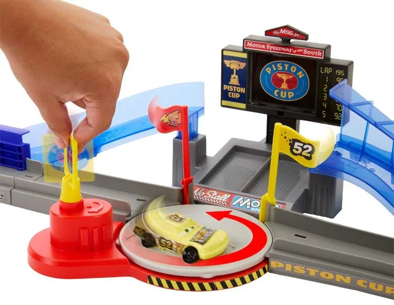 Disney/Pixar Cars Piston Cup Stunting Speedway Playset - Image 4
