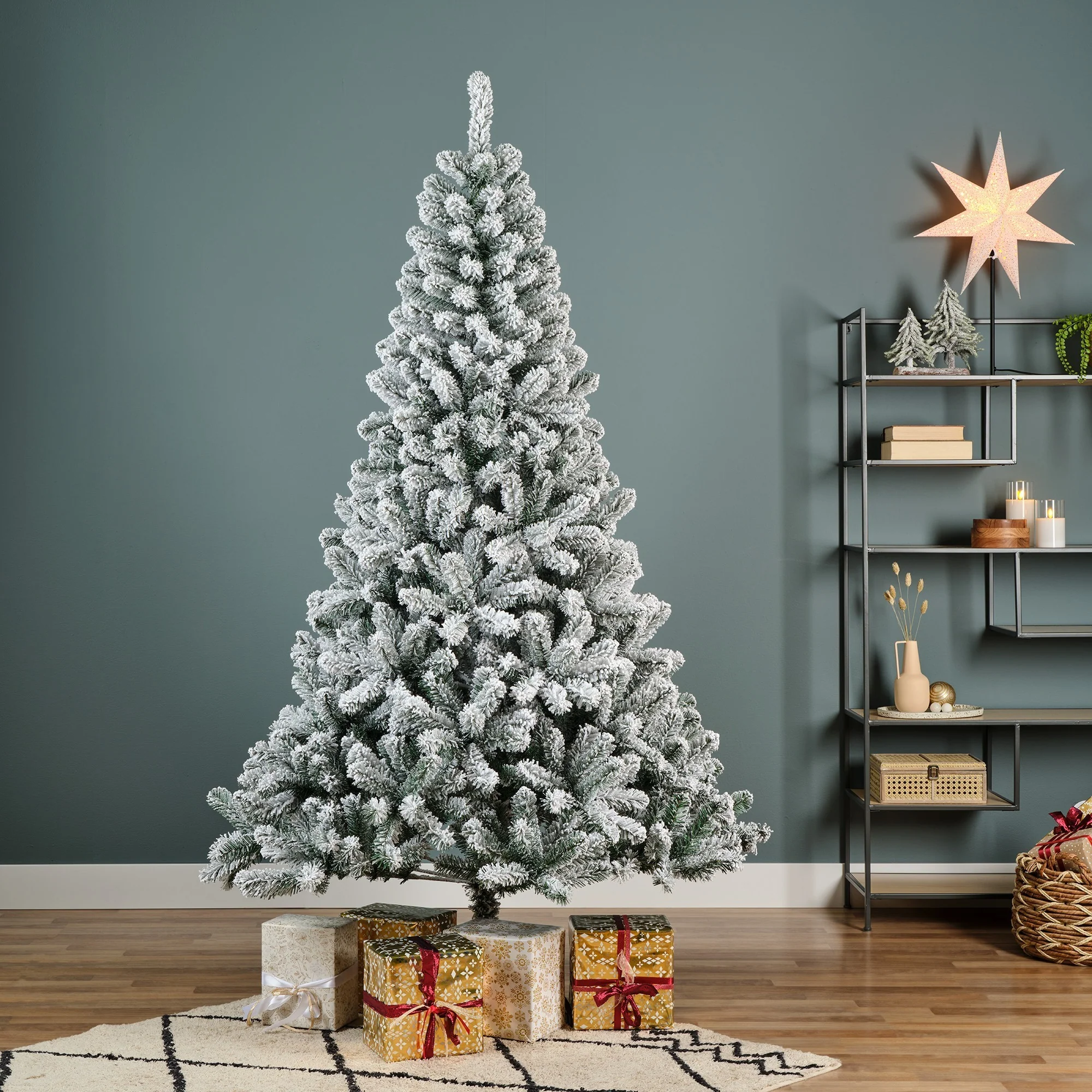 Everlands Monarch Pine Snowy Artificial Christmas Tree 7ft (210cm) - Image 2