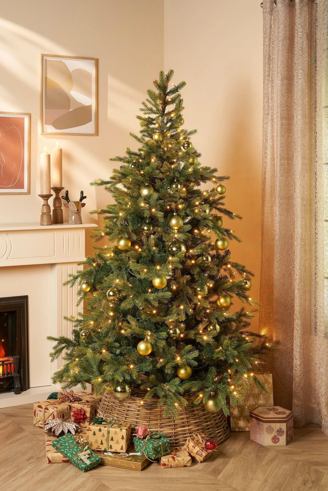 Grimshaw Artificial Christmas Tree with 2716 Tips and 440Leds with Timer & Dimmer 230cm (7.5ft) - Image 2