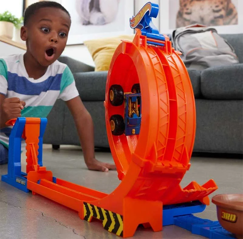 Hot Wheels Monster Trucks Loop & Flip Trophy Challenge -  Bigfoot 50Th - Image 3