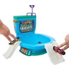 Hot Wheels Skate Flush & Go Skate Bowl - Image 3