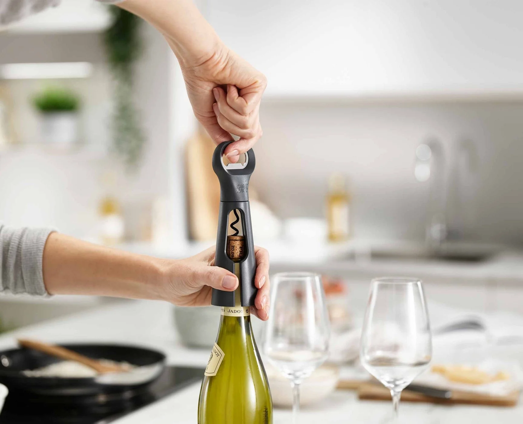 Joseph Joseph BarStar 3-in-1 Grey Corkscrew - Image 4