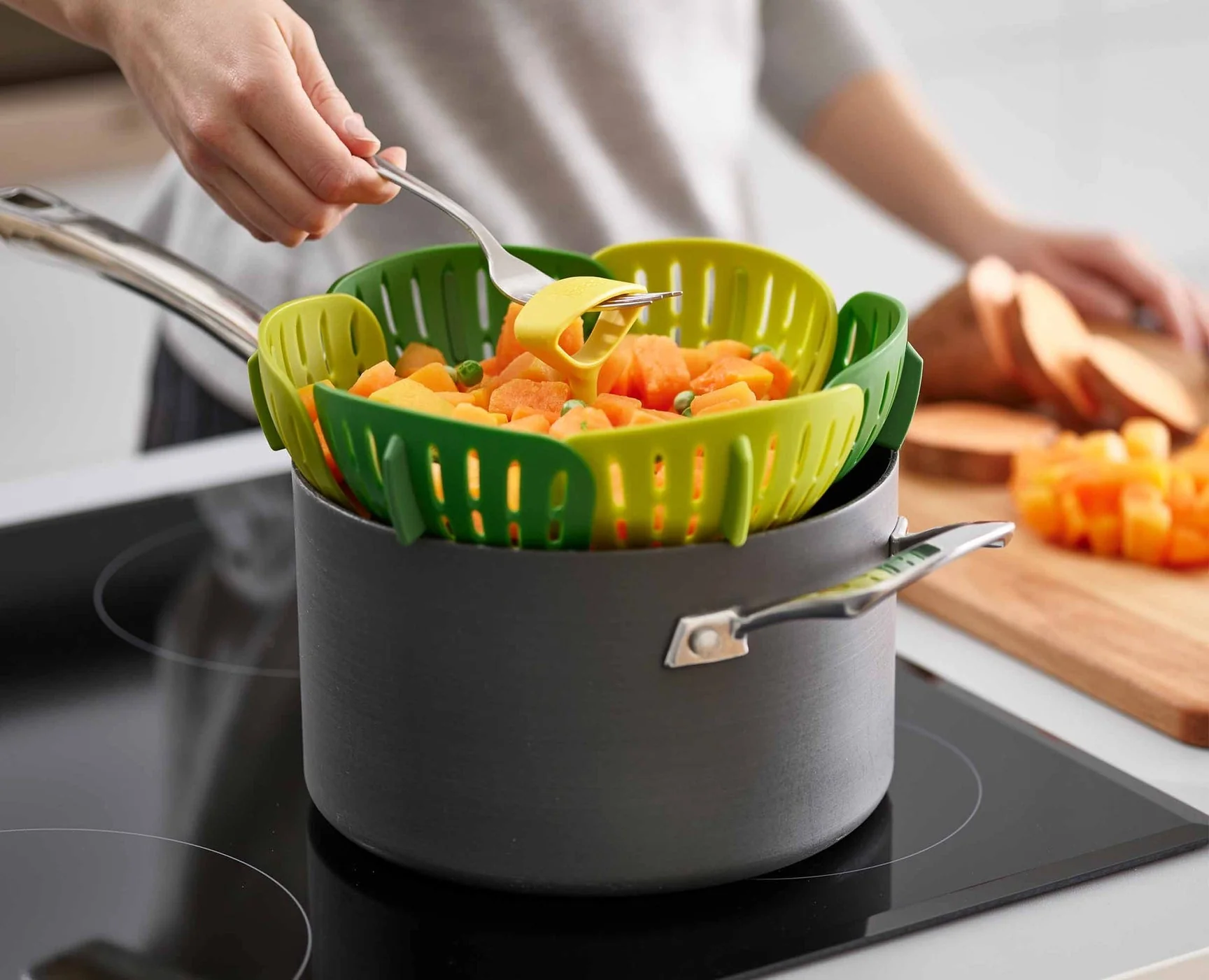 Joseph Joseph Bloom™ Green Folding Steamer Basket - Image 6