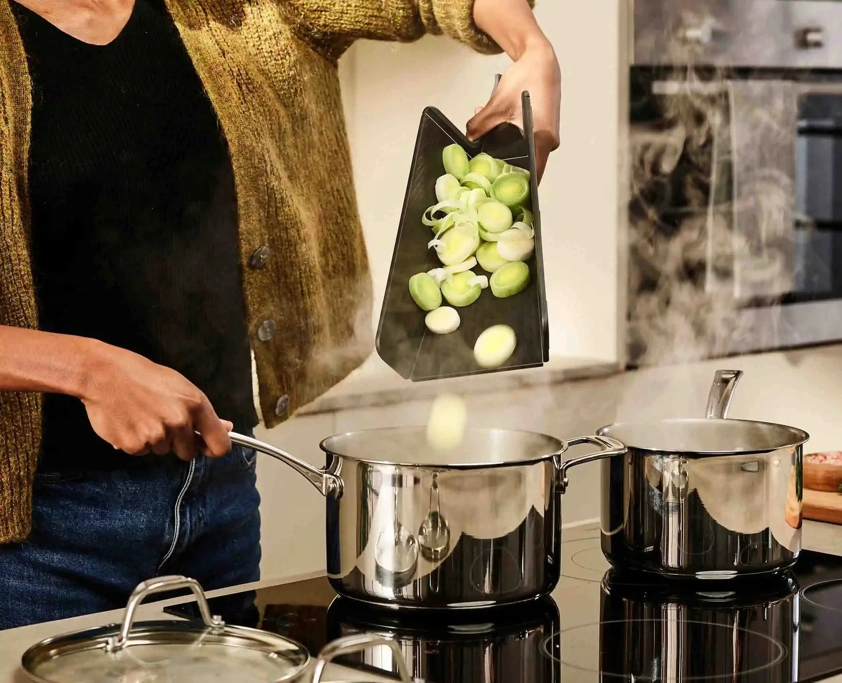 Joseph Joseph Chop2Pot™ Plus Black Folding Chopping Board - Image 5
