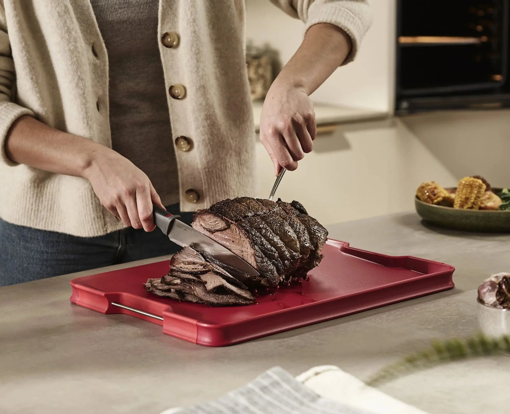 Joseph Joseph Cut&Carve™ Plus Multi-function Large Red Chopping Board - Image 5