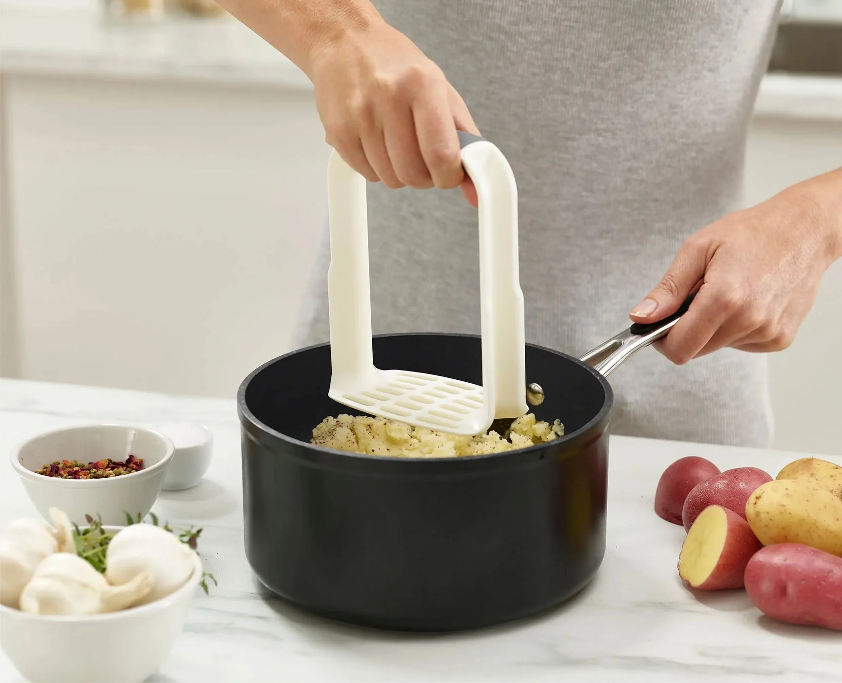 Joseph Joseph Easy-Mash™ White Potato Masher - Image 3