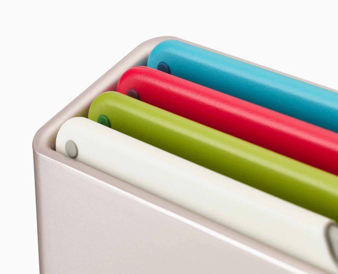 Joseph Joseph Folio™ Icon 4-piece Multicolour Chopping Board Set with Chef’s Knife - Image 4
