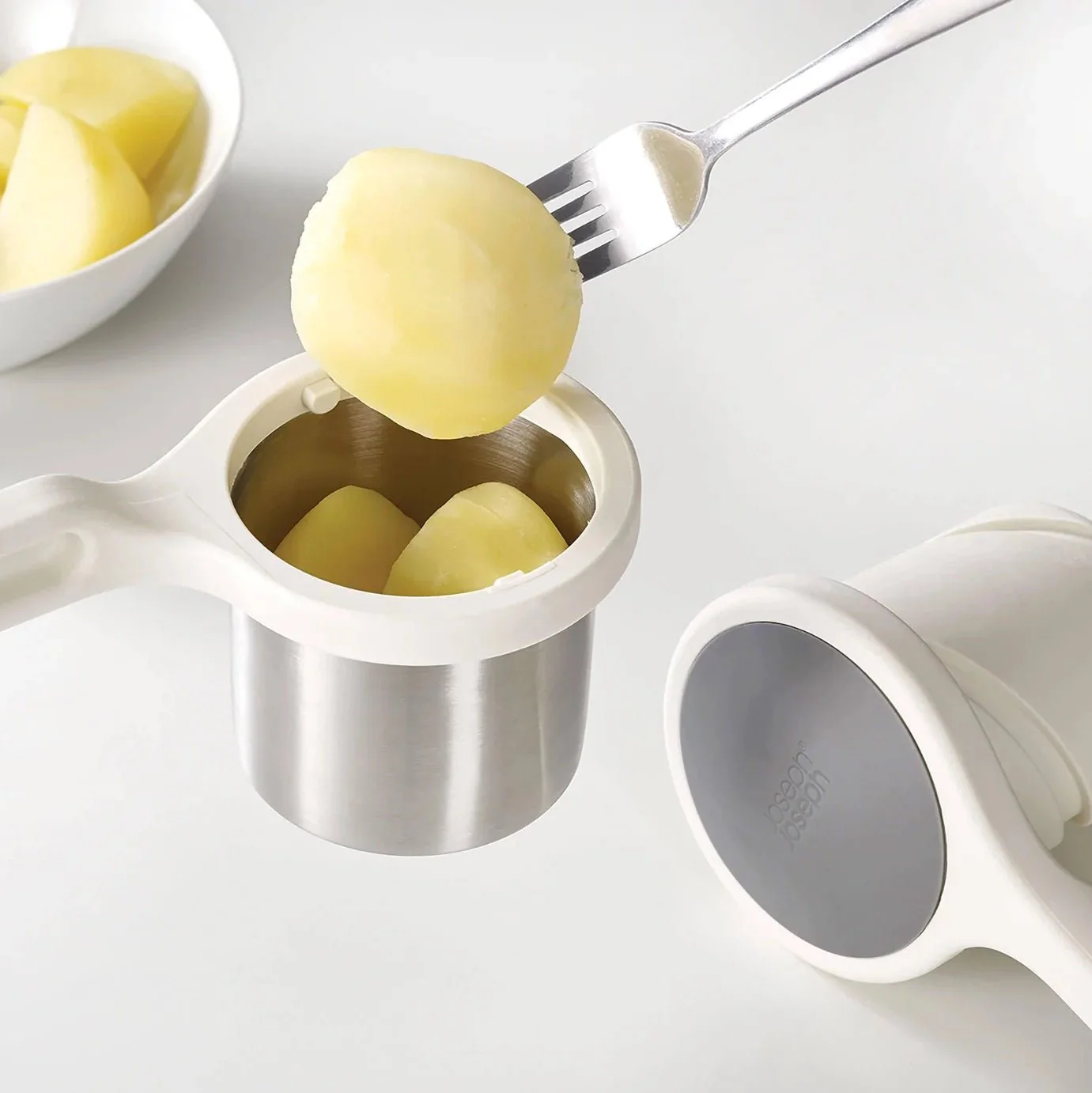 Joseph Joseph Helix Potato Ricer - Image 2