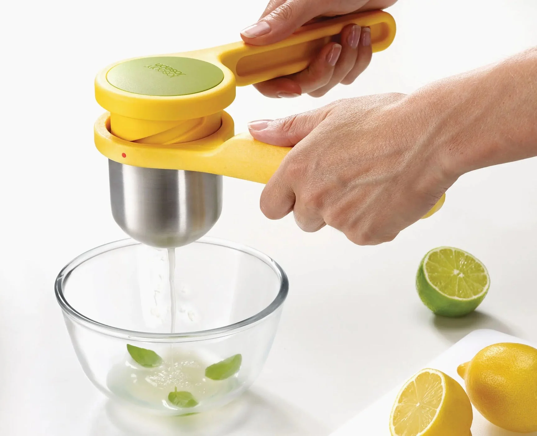 Joseph Joseph Helix Yellow Citrus Juicer - Image 4