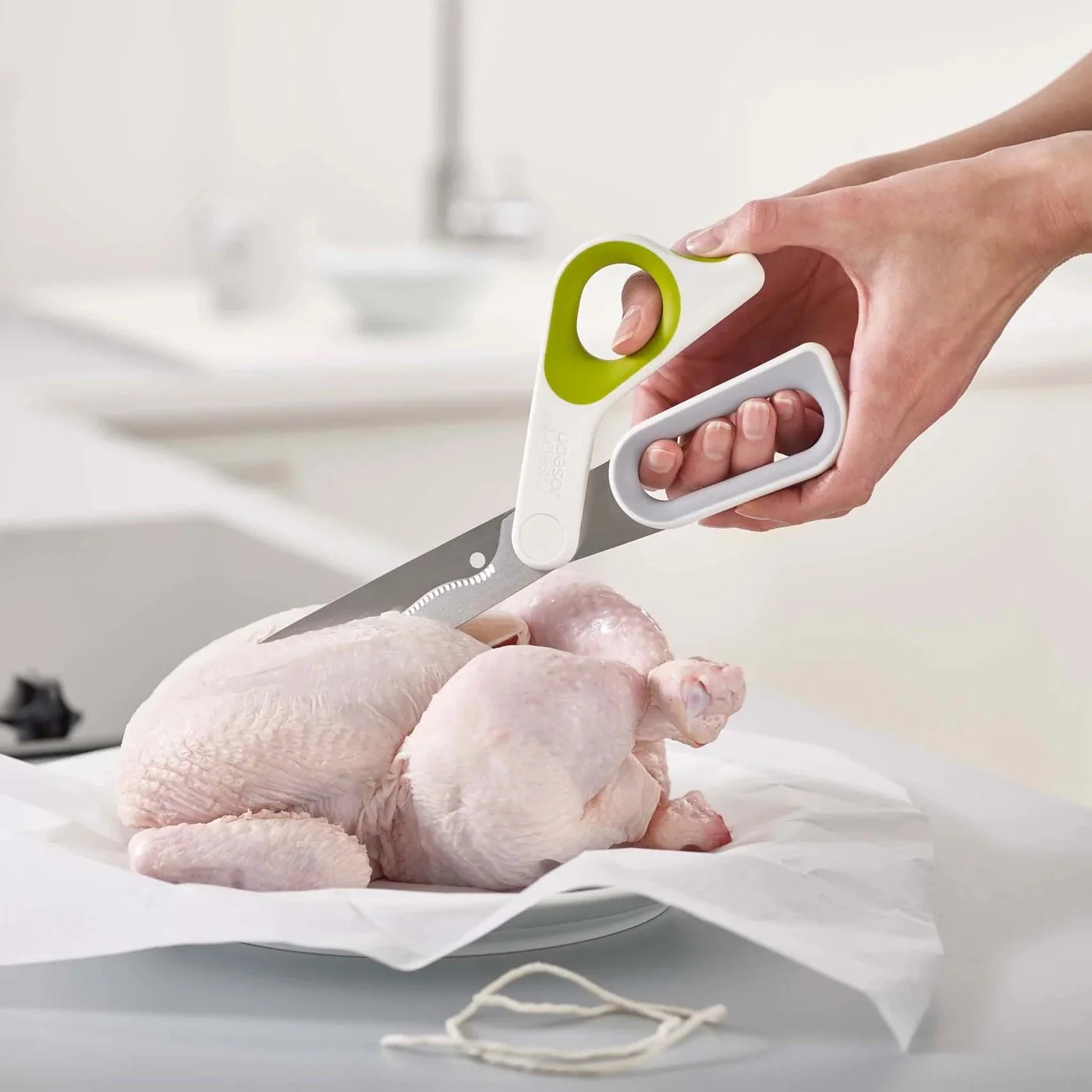 Joseph Joseph PowerGrip™ Green Kitchen Scissors - Image 2