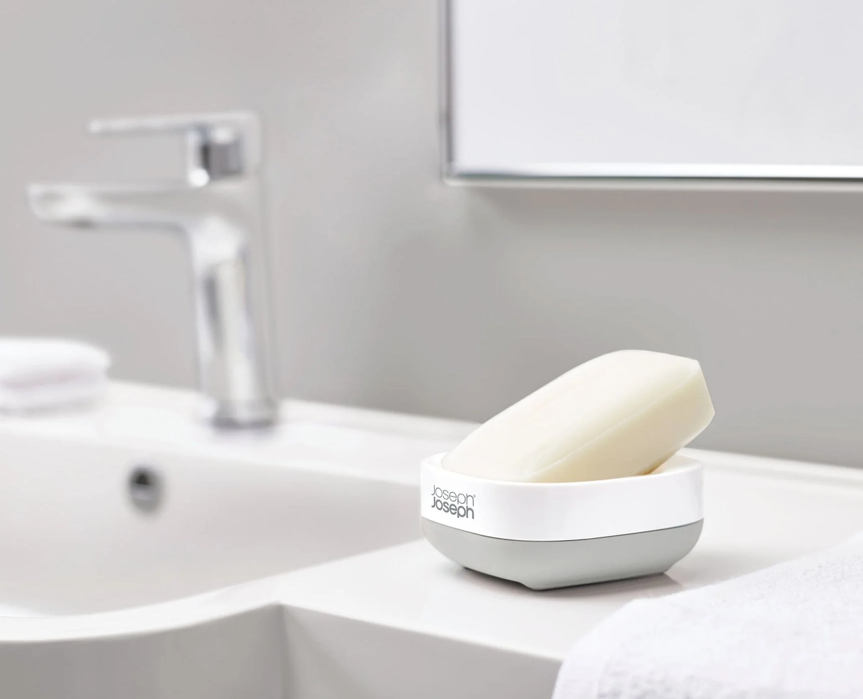 Joseph Joseph Slim™ Compact Light Grey Soap Dish - Image 2