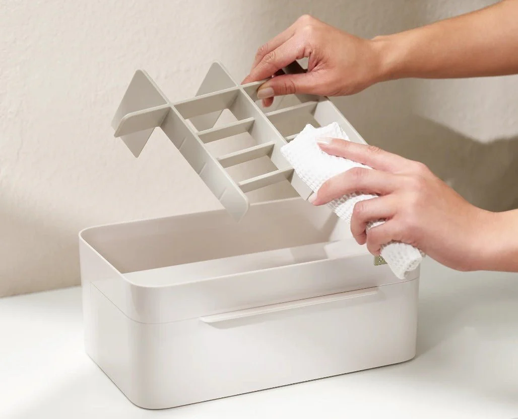 Joseph Joseph Viva Large Cosmetic Organiser with Removable Mirror - Image 3