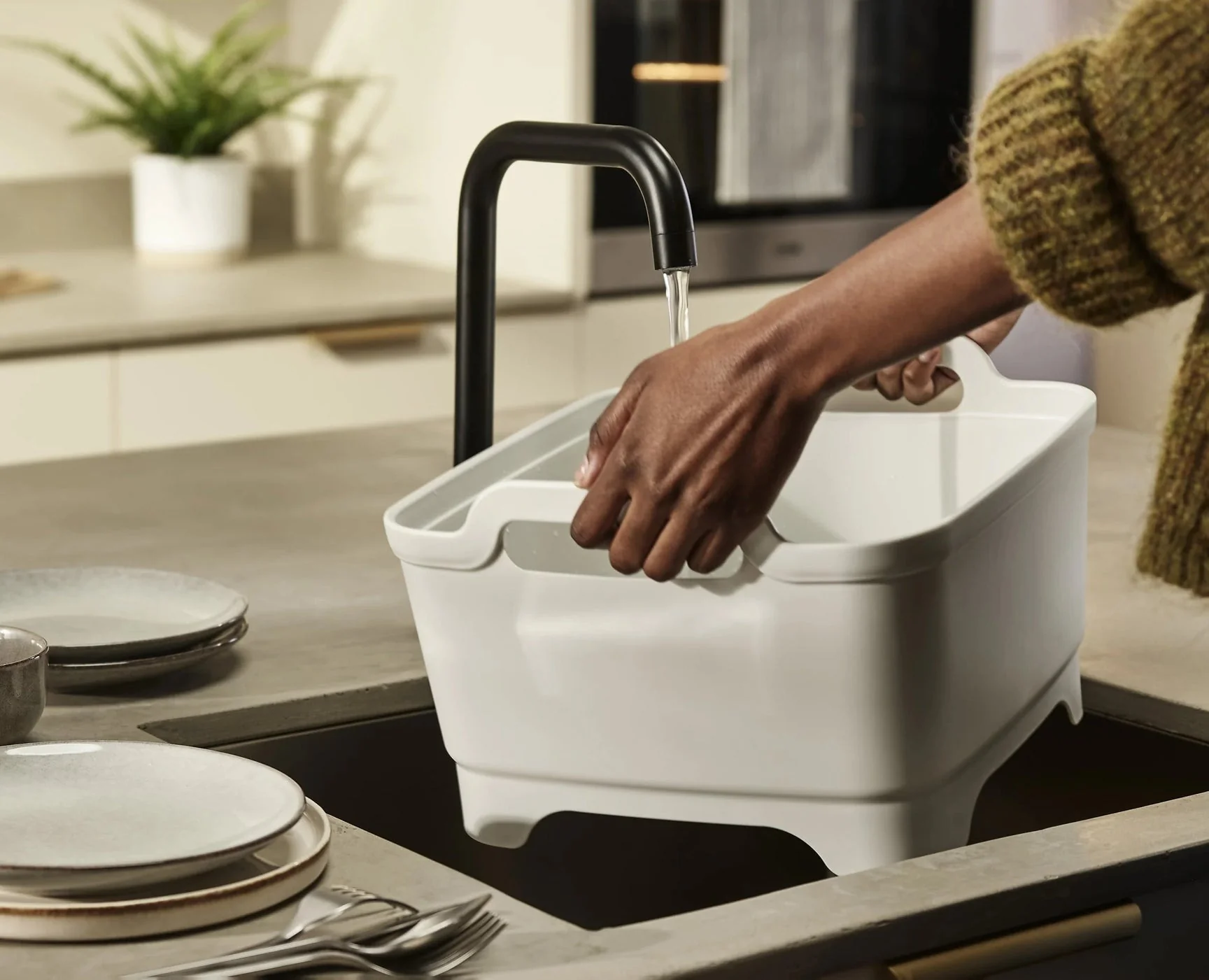 Joseph Joseph Wash&Drain™ Stone Green Washing Up Bowl - Image 2