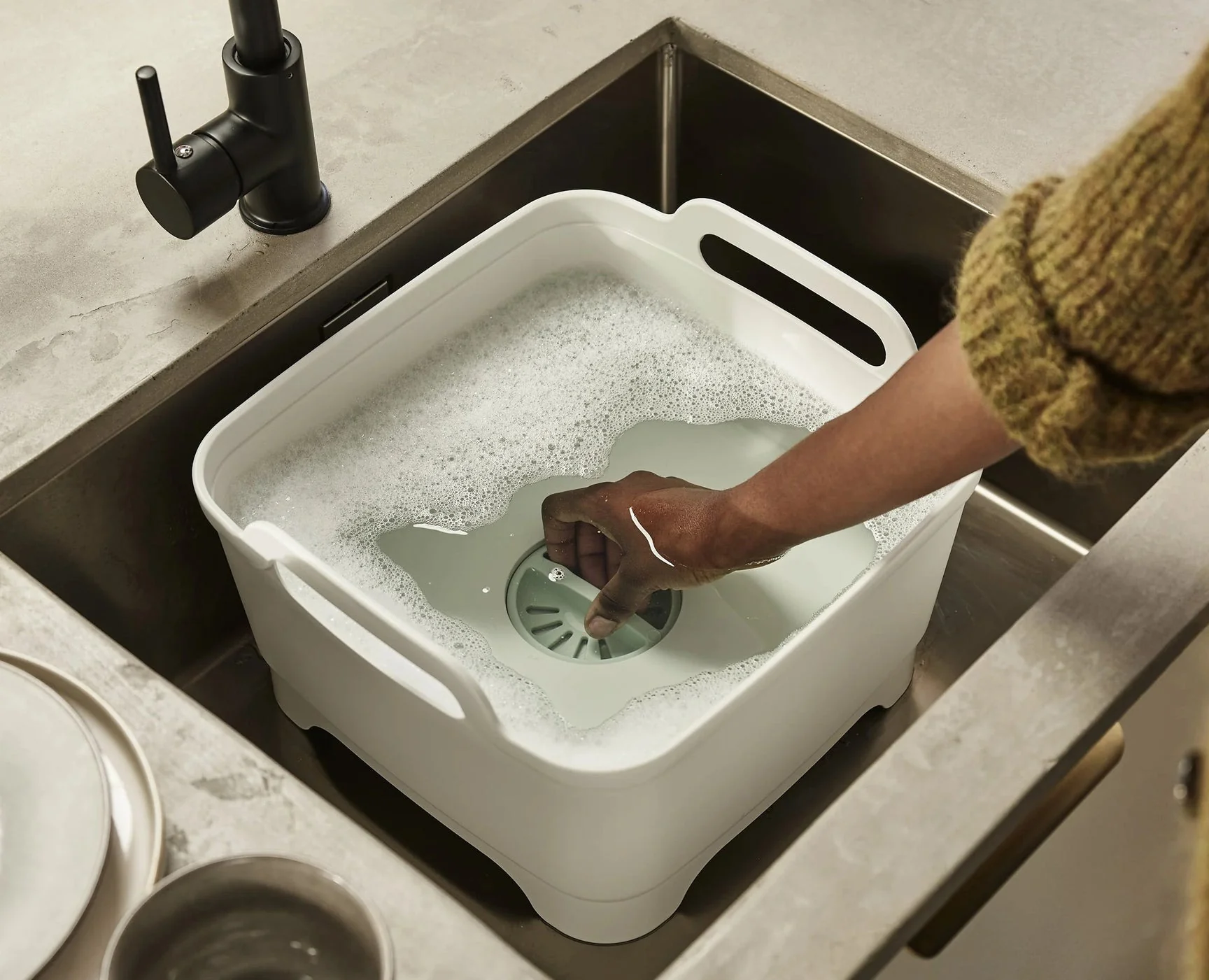 Joseph Joseph Wash&Drain™ Stone Green Washing Up Bowl - Image 3