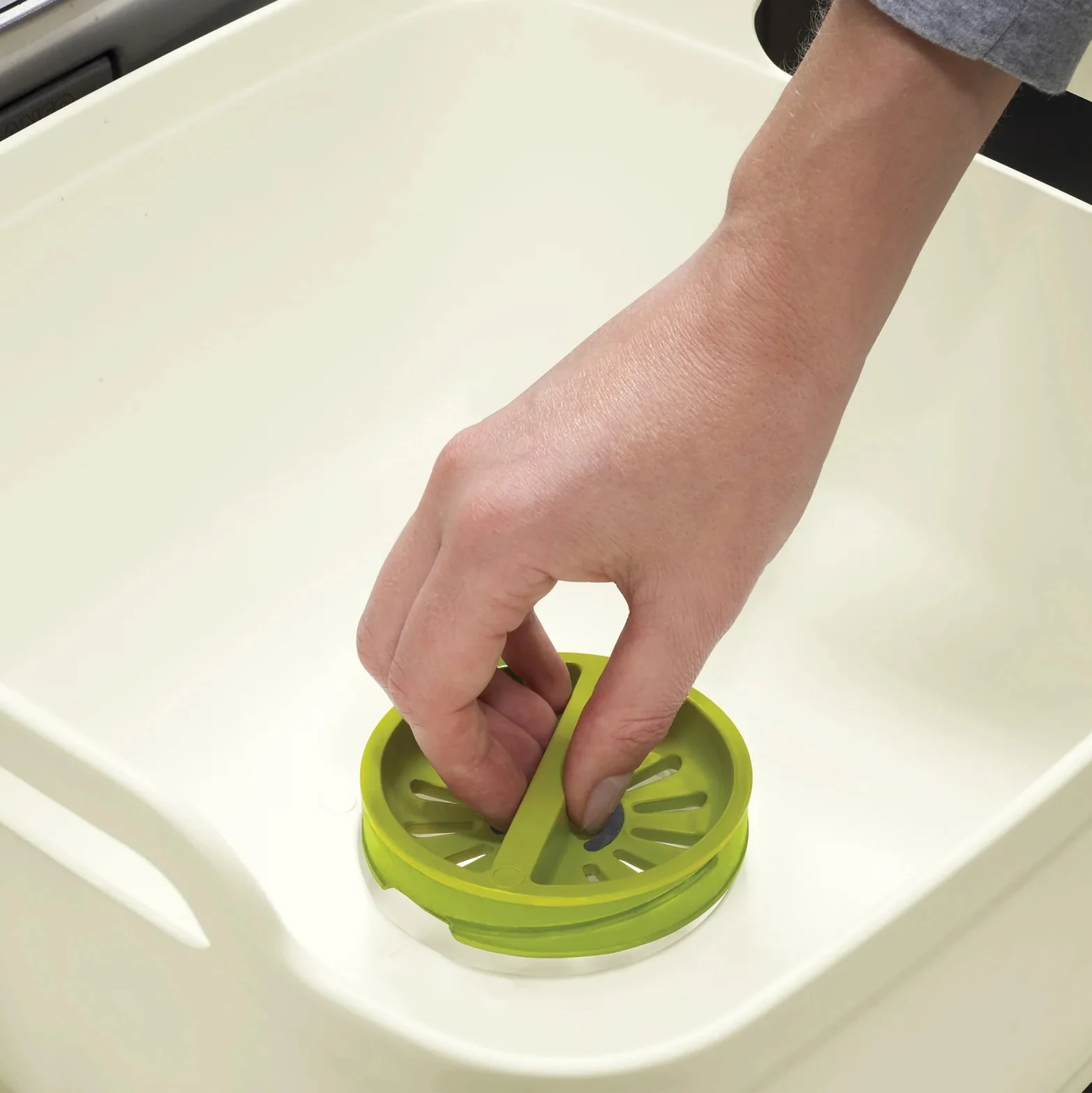 Joseph Joseph Wash&Drain™ Washing-up Bowl - Image 3