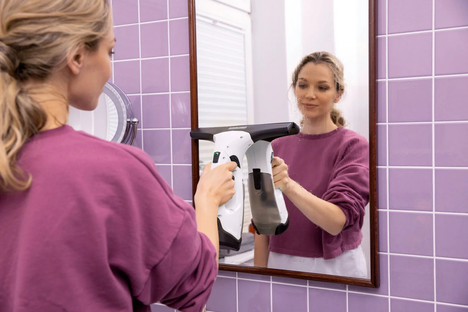 Kärcher WV2 Plus Window Vac White - Image 7