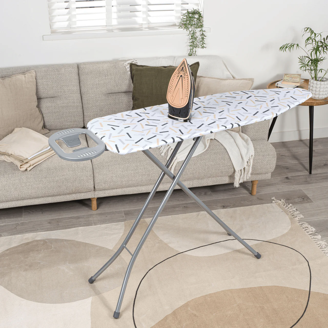 Kleeneze Ironing Board with Striped Print 122 x 38cm - Image 2