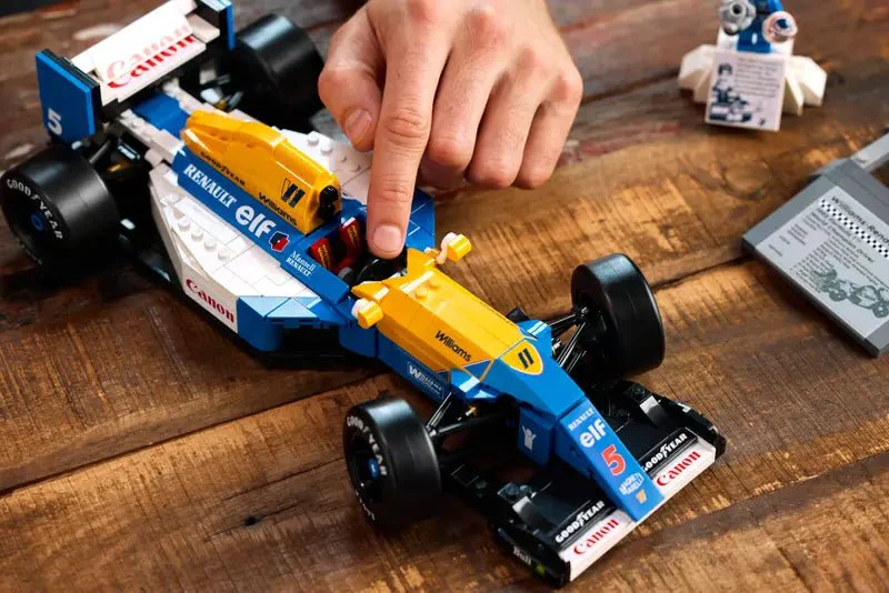 Lego 10353 Icons Williams Racing FW14B & Nigel Mansell - Image 3