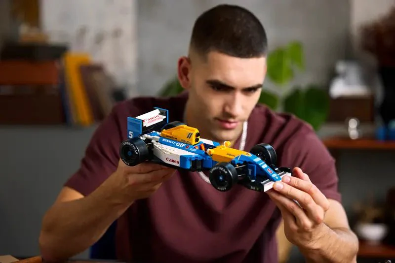 Lego 10353 Icons Williams Racing FW14B & Nigel Mansell - Image 4