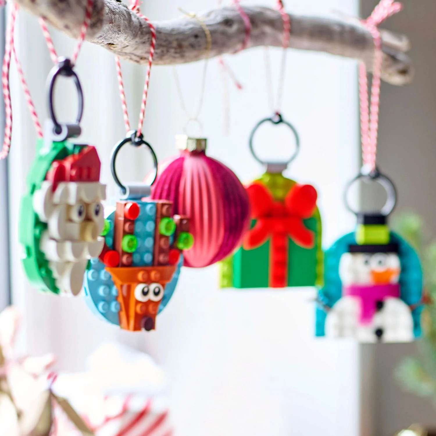 Lego 40744 Christmas Ornament Selection - Image 2