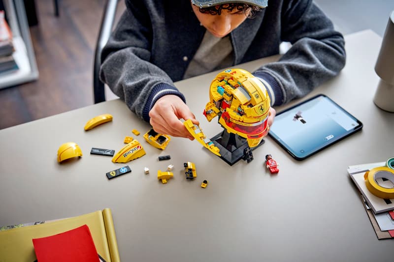 Lego 43022 Scuderia Ferrari HP Lewis Hamilton Helmet - Image 9