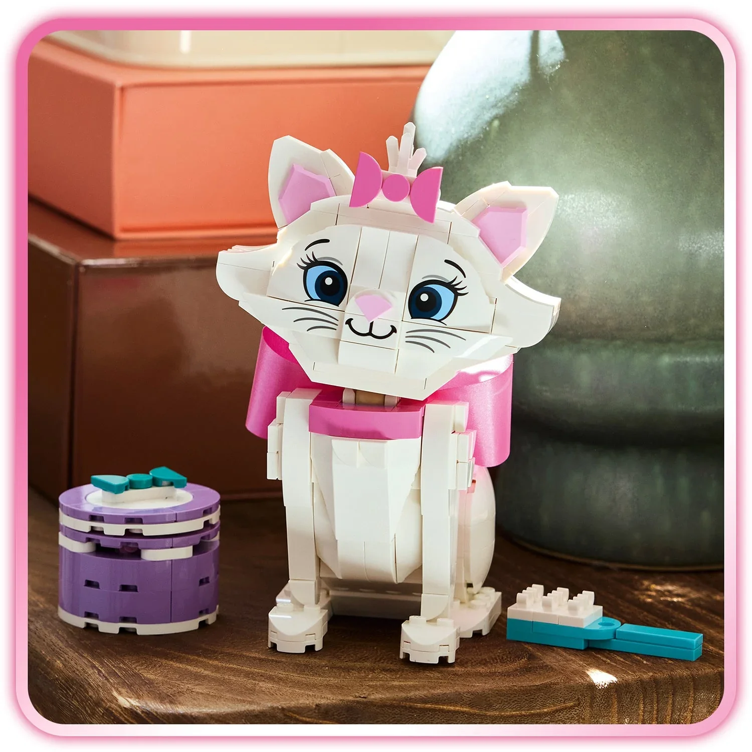 Lego 43286 The Aristocats Adorable Marie - Image 4