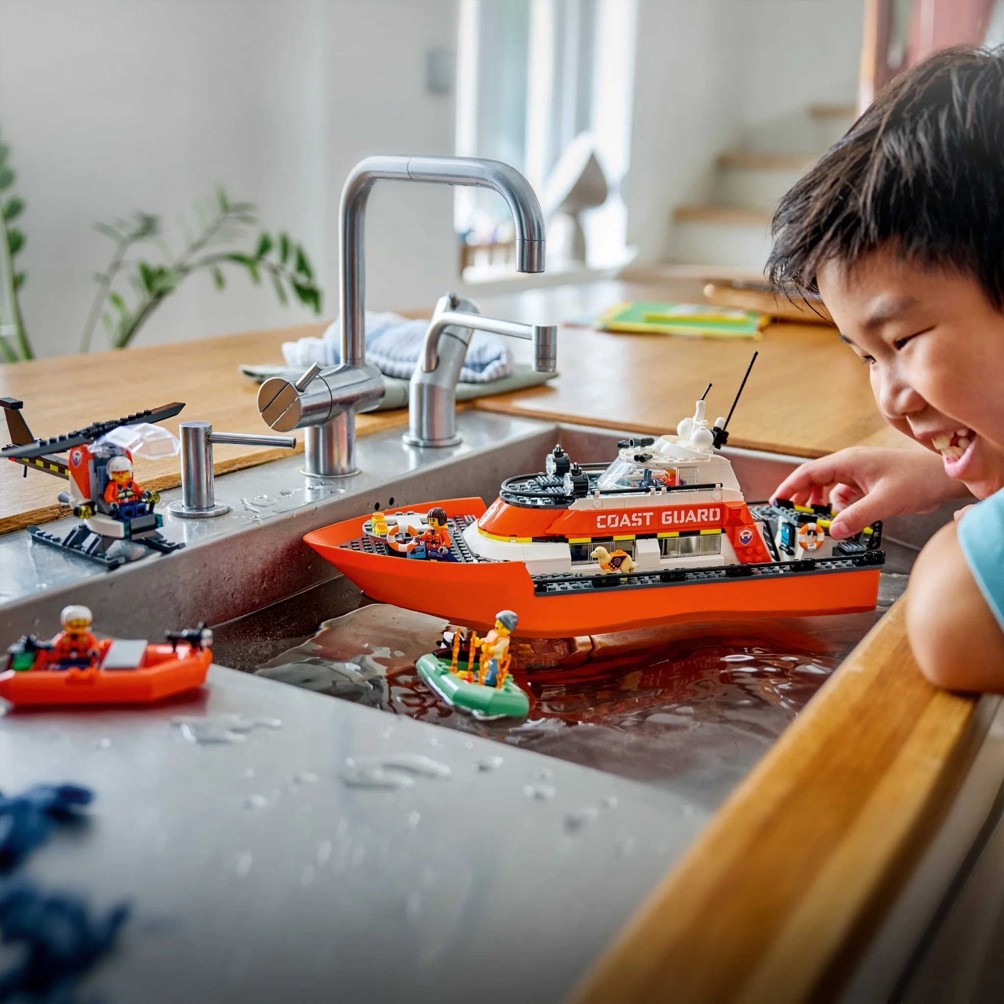 Lego 60504 Coast Guard Rescue Boat & Helicopter - Image 3