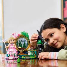 Lego 75682 Wicked Elphaba & Glinda Figures - Image 2